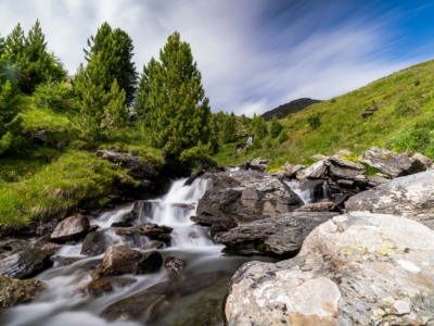 Sorgente tra le rocce